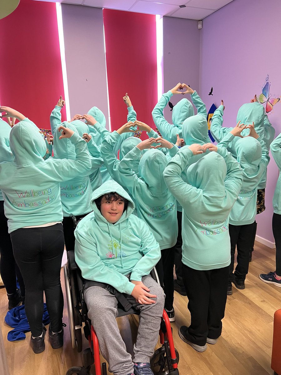 MissGreenBSJS's tweet image. Here they are…our well-being ambassadors in their new jumpers! All funds raised by themselves! Can’t wait to see what you achieve next 🥳 @BramleyJunior