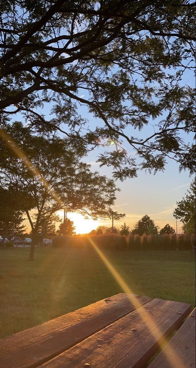 Her insanın kendine has garip bir hikayesi vardır.

Başı sabır ,sonu umut ....