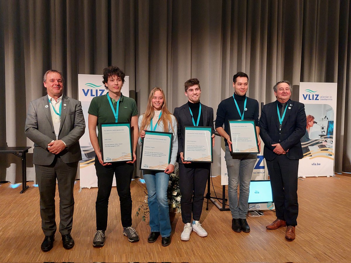 VLIZnews's tweet photo. Interesting 5’ presentations by the winners of the VLIZ Bachelor Thesis Award Delphine Tanghe (@howest @ILVOvlaanderen), the Master Thesis Awards @FabioViotti (@ugent) &amp; Dries Vergouwen (@VUBrussel), and the North Sea Award @ISemmouri (@ugent) #VMSD23 https://t.co/0ys7XrJpje