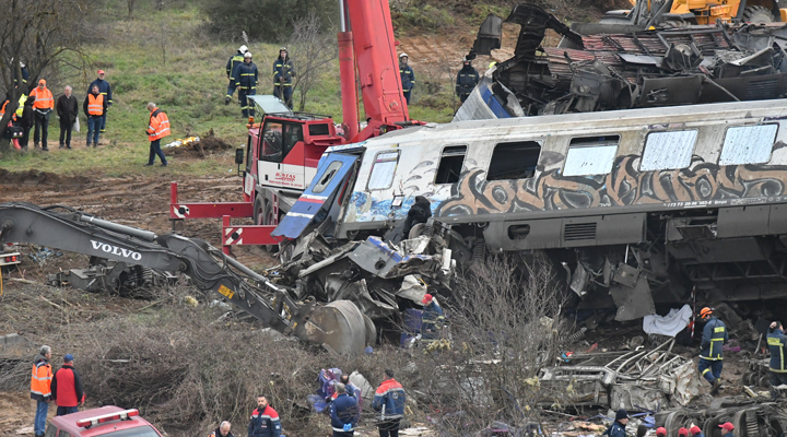Yunanistan’da 36 kişinin hayatını kaybettiği tren kazasının ardından Ulaştırma Bakanı Kostas Karamanlis istifa etti
bit.ly/3ZsdhUb