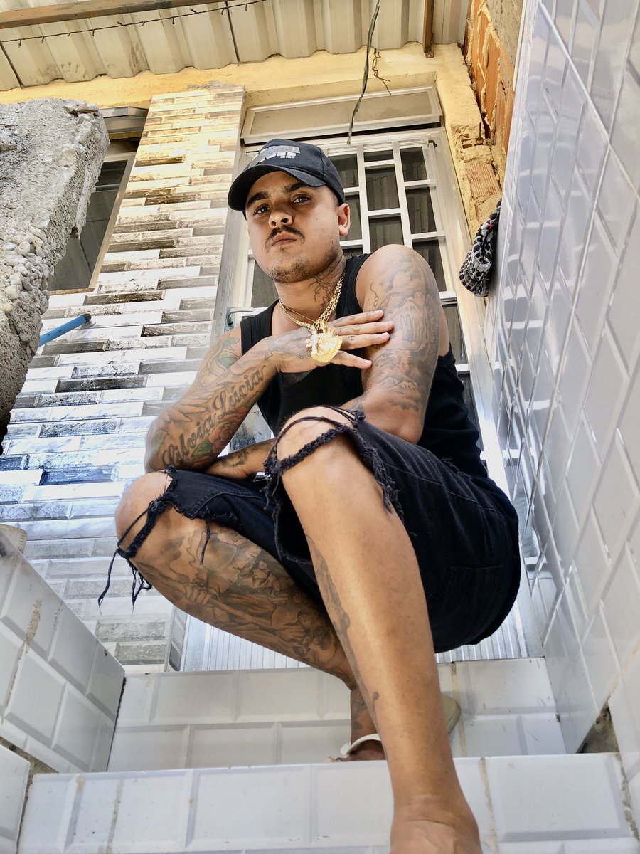 djvinicinhoph's tweet photo. Sessão 📸📸
.
.
.
.
.
Lembrando que Sexta feira dia 03 tem Setmixado no Canal do YouTube, inscreva-se lá.
Link 👇
https://t.co/cjmk6OJKRV
#djvinicinhodapenha
#bailedaselva #penha #tiktok #bailedagaiola
#favelavive #kondzilla #dennisdj #gr6 #bailão #gr6explode https://t.co/SHHczpJVNX