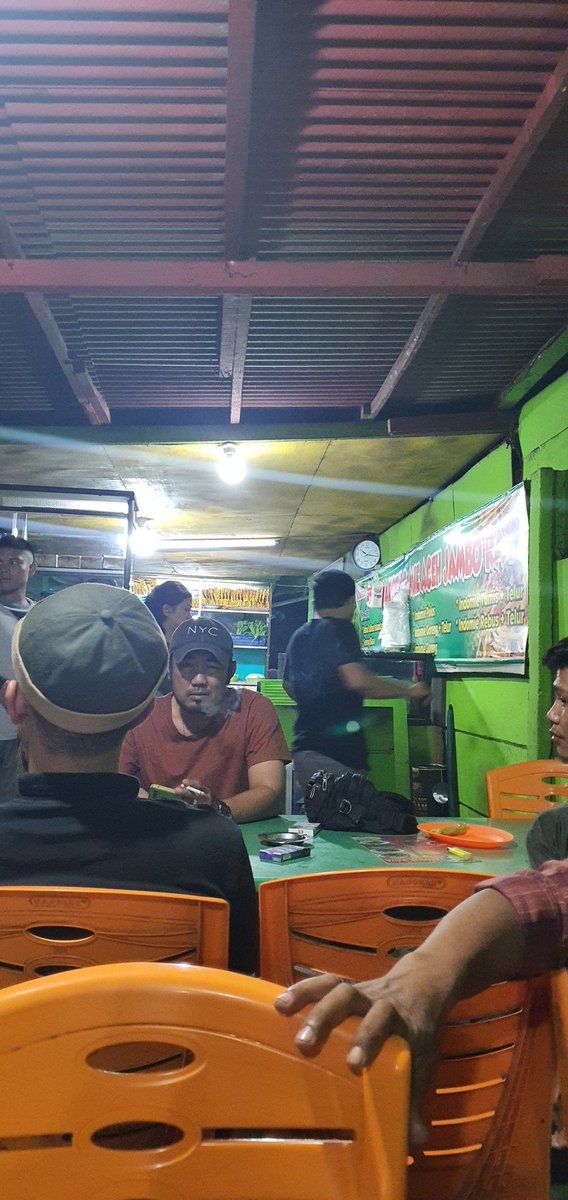 badroez77's tweet photo. Baru makan nasi dari kmarin. Nasi goreng https://t.co/gZJmWekZUU
