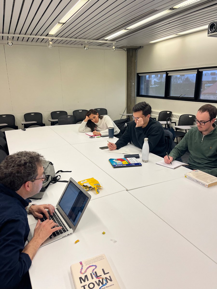 KerriArsenault's tweet photo. Hanging out with @marklamster at @HarvardGSD talking about writing about landscape and place even if the place is empty. #howtobeacritic https://t.co/HUgUI56NH0