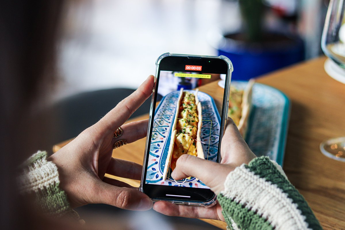 Si la presentación de nuestros platos es buena... imagínate el sabor que tienen.

📍 Avda. de los Andes, 8 
RESERVAS ➡ LINK EN BIO

#somosMoemios #Moemia #tabernaviajera #taberneros #deaquiydealla #muymoemios #goodvibes #viaje #platos