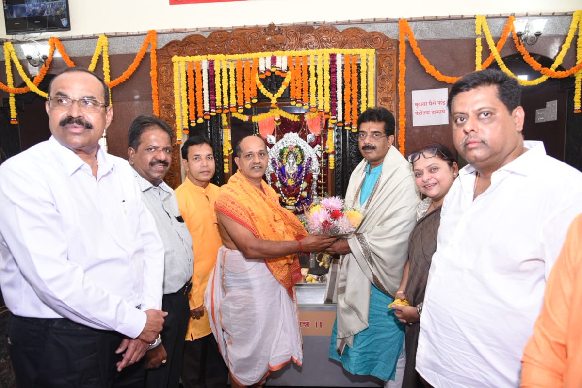 ShetSadanand's tweet photo. Offered prayers to Shree Sateri Devi Gramdevata with my prayer for the wellbeing of all on the occasion of the annual Palkhi Utsav at Merces in #Goa. https://t.co/lHK9fPelkK
