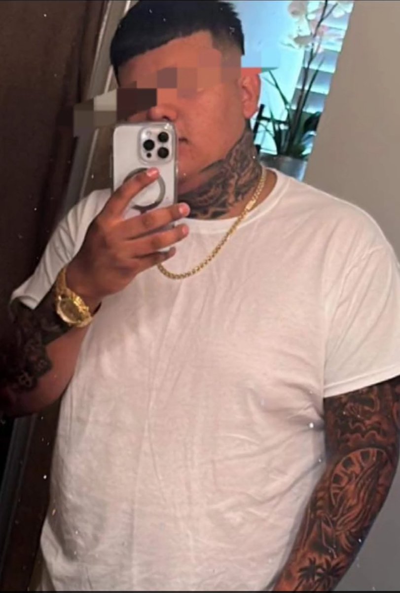 El es Gustavo Angel Suárez alias "El Gus", ciudadano de EU que fue abatido por los elementos de <a href="/SEDENAmx/">AltoMando</a>.

Quienes lo conocían, señalan que su labor para el Cártel del Noreste era cruce de indocumentados y drogas a EU.
La historia continuará...