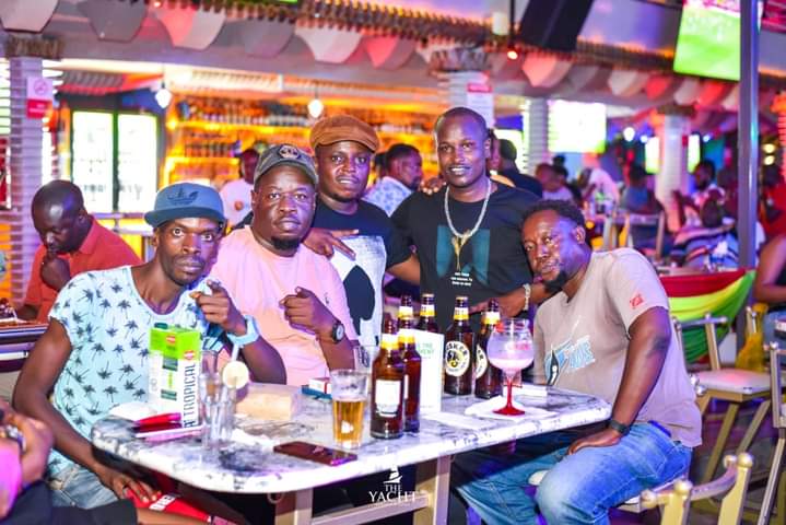 JuniorKevo1's tweet photo. 💯✔️
#BadmanSelector
#SteadyVibes
#DreadAndMighty https://t.co/Nw1eNZ13gx
