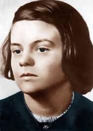 Remembering #SophieScholl, German Anti-Nazi activist.

21 year old Sophie was beheaded in the prison on 22nd Feb 1943.

Her last words : “Such a fine sunny day, and I have to go... What does my death matter, if through us, thousands of people are awakened and stirred to action?”