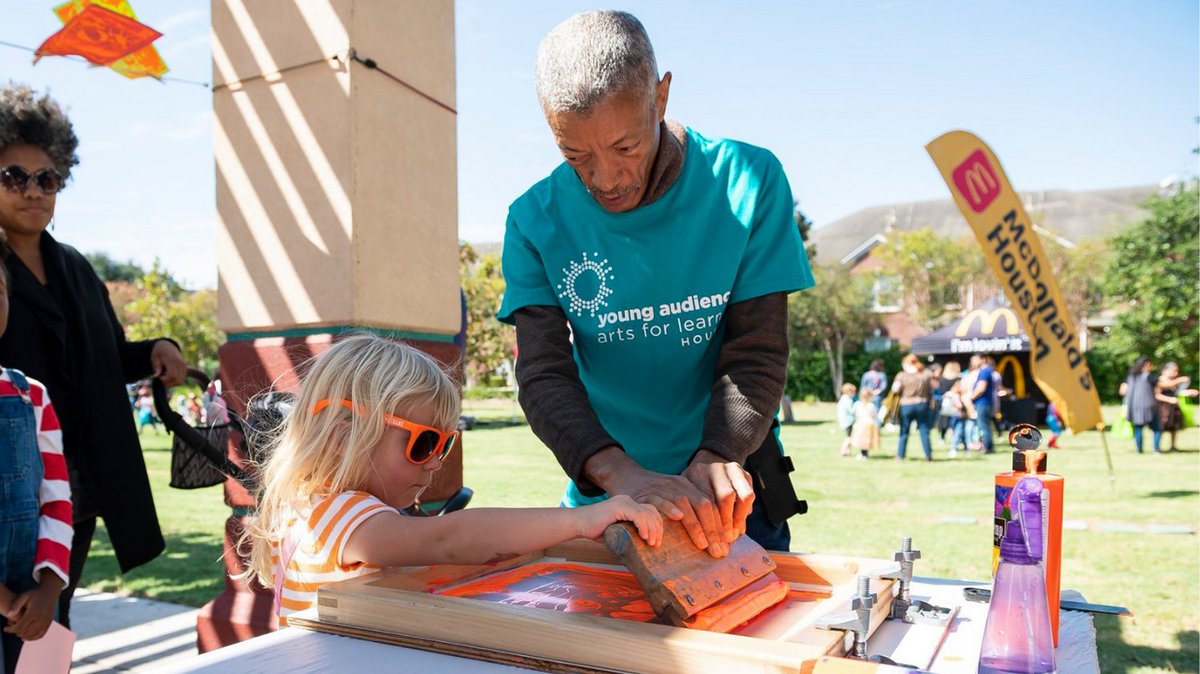 The countdown to Spring Break begins! Join us this Saturday, March 4th, at <a href="/levyparkhouston/">Levy Park</a> for a hands-on screen printing workshop with YAH Teaching Artist Danny Russo! This workshop is free and open to the public. Learn more &gt;&gt; yahouston.org/public-perform…

#ArtsEd #EveryChild