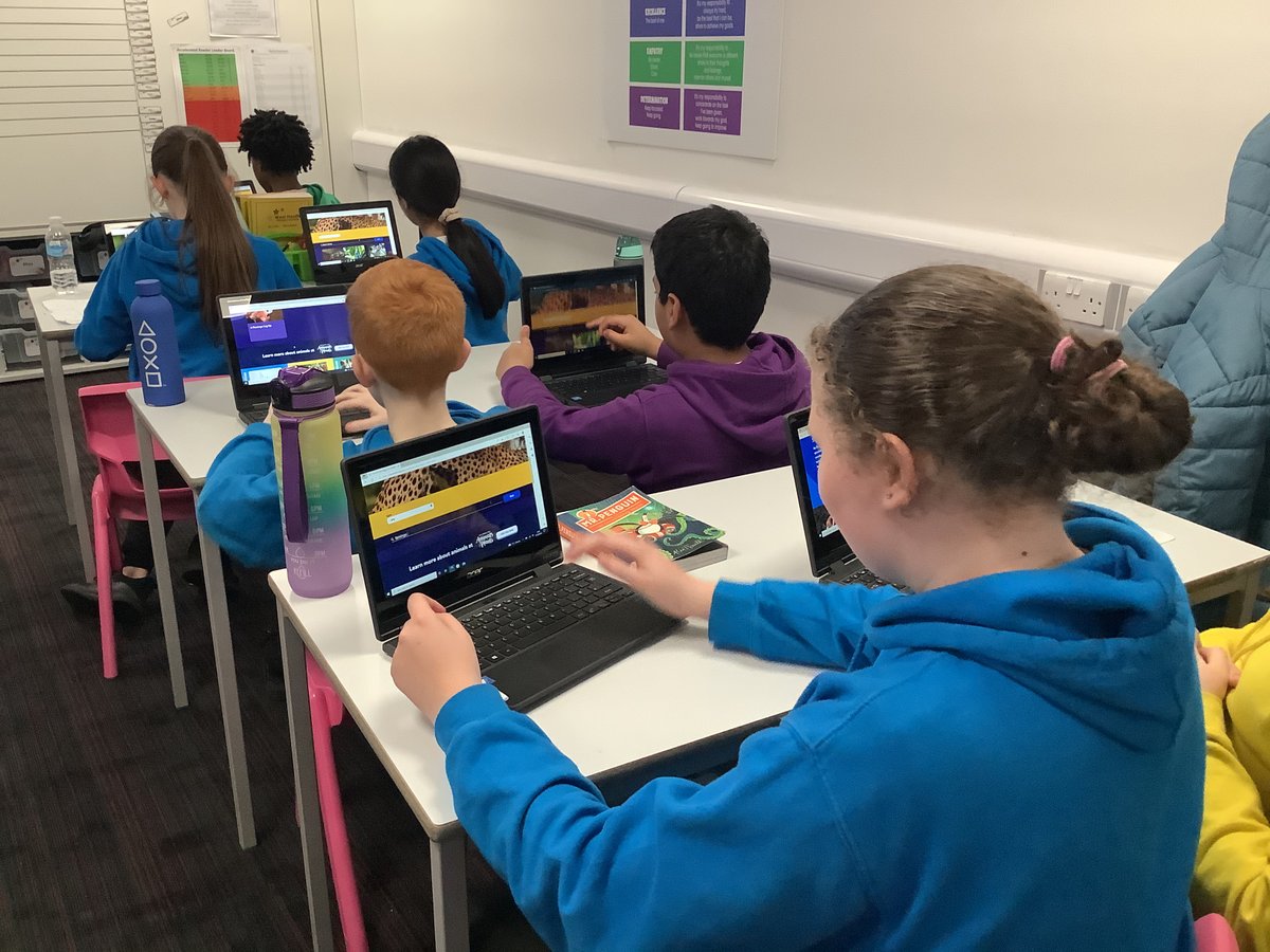 westheathprim's tweet photo. This afternoon, Class 14 explored a provided website and evaluated it generating positive aspects and areas for improvement. We are building up to creating our own web pages! #WHPSClass14 #WHPSComputing https://t.co/xC8fr85zeF