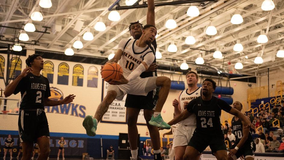 Selection Sunday for #D2MBB is a few days away, which means Turner Sports' Wayne Cavadi's final regular season Power 🔟 is here. 🤯 @WLU_Hoops 🤝 @plnubasketball 🧹 @CSUSBMBB 💥 @FLCMBasketball 👀 🔗: on.ncaa.com/0301D2MBBpt