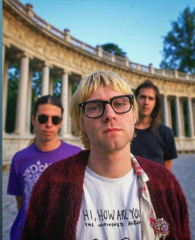 gatopormadrid's tweet photo. Nirvana en el Parque del Retiro. Sesión de fotos en 1992. https://t.co/wn2MpLzN4s