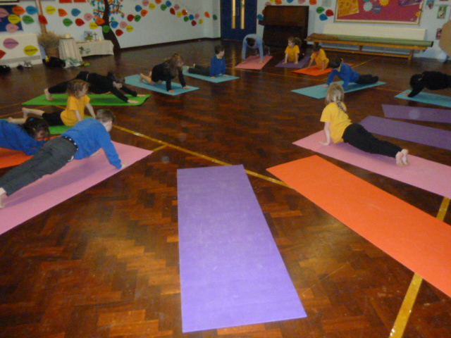 etonwickschool's tweet photo. Year 2 enjoyed their mindful movements session with @4Motioncic. They learnt some different poses including plank, snake and downward dog and played a game of musical mats instead of musical chairs.  @Windsor_SSP https://t.co/piQleb8wAg