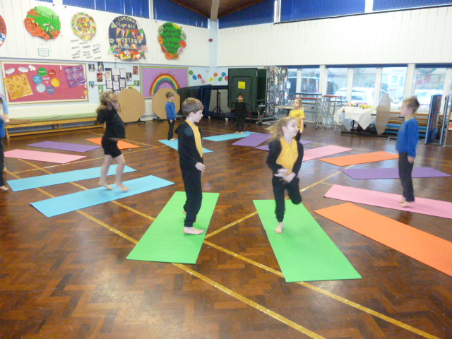 etonwickschool's tweet photo. Year 2 enjoyed their mindful movements session with @4Motioncic. They learnt some different poses including plank, snake and downward dog and played a game of musical mats instead of musical chairs.  @Windsor_SSP https://t.co/piQleb8wAg