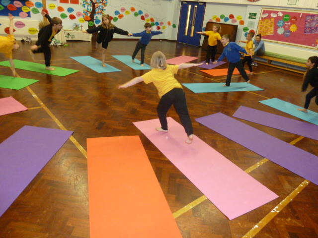 etonwickschool's tweet photo. Year 2 enjoyed their mindful movements session with @4Motioncic. They learnt some different poses including plank, snake and downward dog and played a game of musical mats instead of musical chairs.  @Windsor_SSP https://t.co/piQleb8wAg
