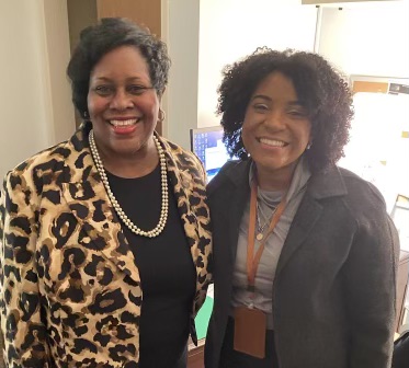 YorkCollegeCUNY's tweet image. SURPRISE! @dr_bjeanes visited York poli sci major Krystelle Thomas, intern of NY Assemblymember @annakelles, this semester." This is the kind of experience I dreamed of having when I transferred to York in 2019," Krystelle said about her internship. KUDOS #OneYork #collegedegree