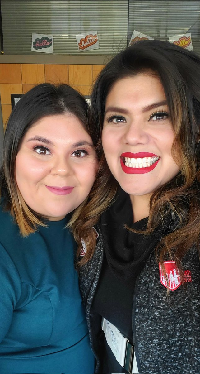 RubyRedTeacher's tweet photo. 2Latinas from Perry, IA thriving &amp; making history. ⭐Beyond proud of you Cinthia Naranjo! A woman with a voice and integrity, by definition, is a strong one! Keep representing &amp; uplifting our Latino heritage in the most honorable &amp; beautiful way.#WHO13Interview #LatinaJournalist https://t.co/AvS8UAgt6O