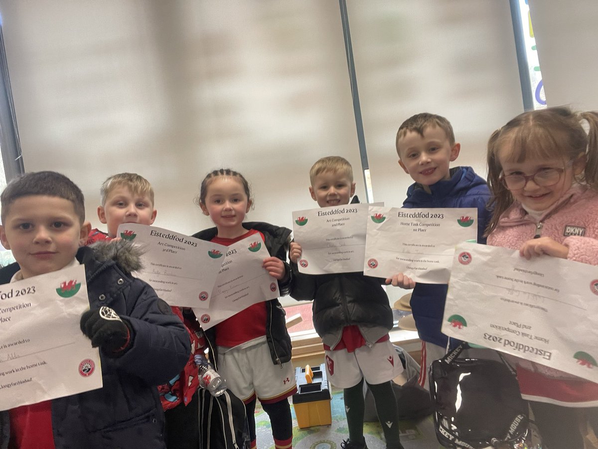 Dosbarth Dewi Sant tweet media