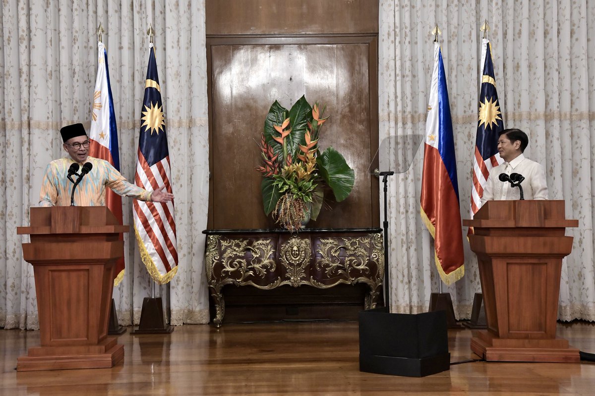 anwaribrahim's tweet photo. Saya dan delegasi Malaysia diundang untuk bersama dalam acara makan malam yang dihoskan oleh Presiden Marcos di Istana Malacañan malam ini.

#MalaysiaMADANI #MASPH https://t.co/F6AKMwgLul