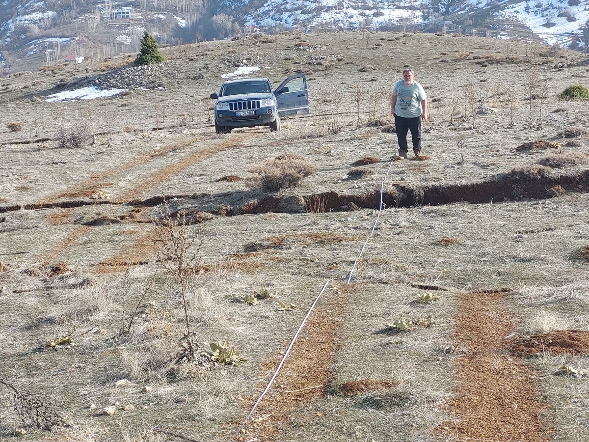 SylvanaPilidou's tweet photo. #TurkeyEarthquake #LeftLateral #SurfaceRupture https://t.co/dMuNMUB23v
