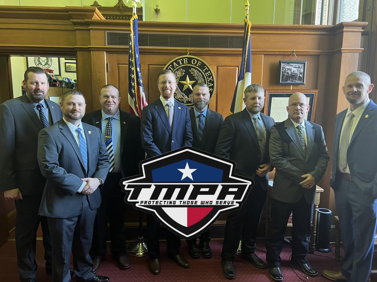 Big THANK YOU to several members from @MCTXSheriff for testifying in favor of HB 513! HB 513 helps prosecute drug dealers when the drug kills the user. Thank you @willmetcalfTX for backing law enforcement! #txlege #tmpa