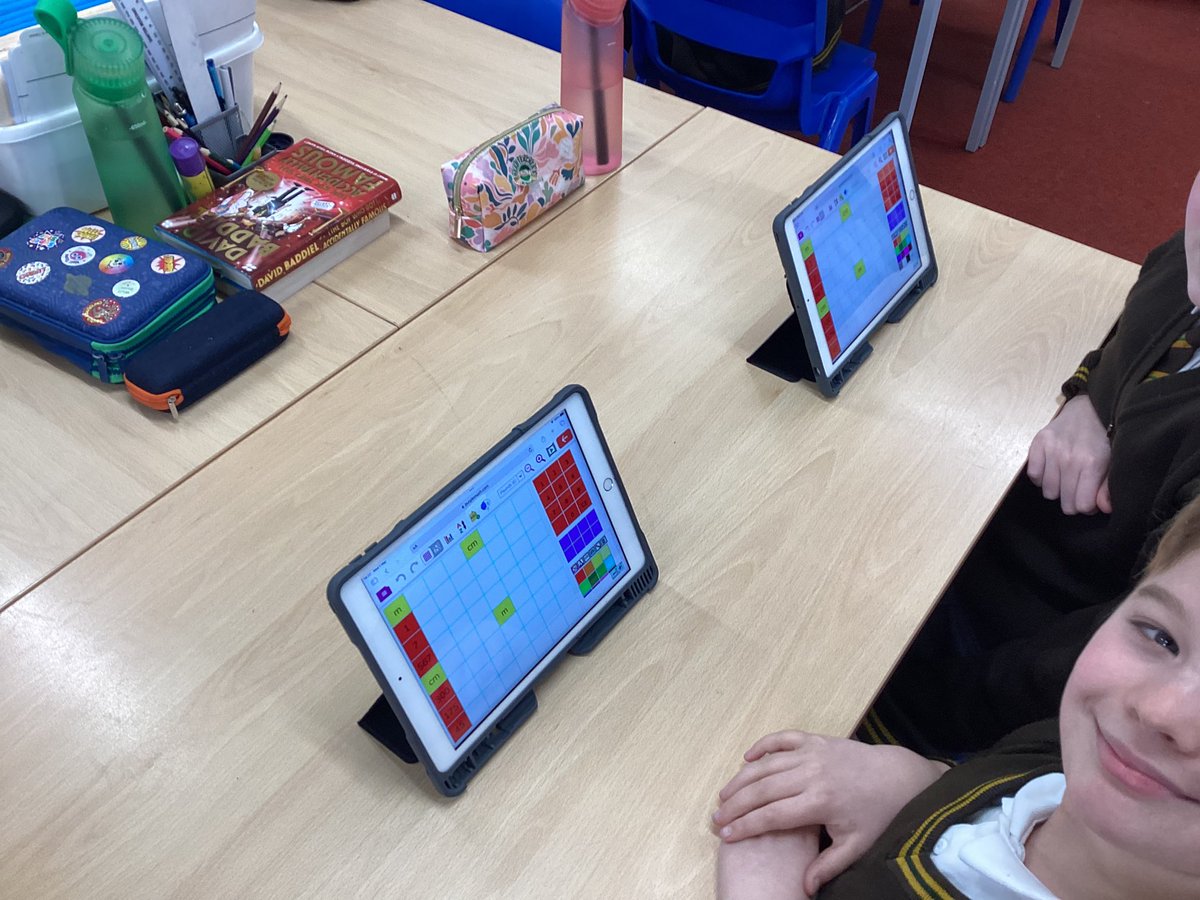 9StHerberts's tweet image. Spreadsheets are going well in class 9 🖥️ #stherbertscomputing