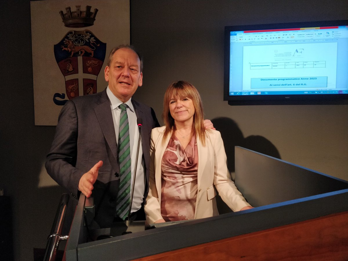 La Pietra, Sottosegretario <a href="/SocialMasaf/">Ministero dell'Agricoltura</a>
🗣️"Nelle PA dobbiamo moltiplicare la vostra presenza, per rendere il verde una risorsa e lavorare bene in tutto il Paese. 
Verde inteso a tutto tondo, non solo all'interno delle città, ma anche nei boschi, nelle montagne, nelle aree interne