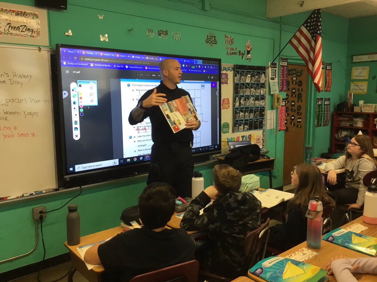 MrsWeiner21's tweet image. Thank you Officer Mike for reading and teaching us about the importance of diversity and cultural acceptance! @ORHEagles21 #makingitfun #wehelpchildren