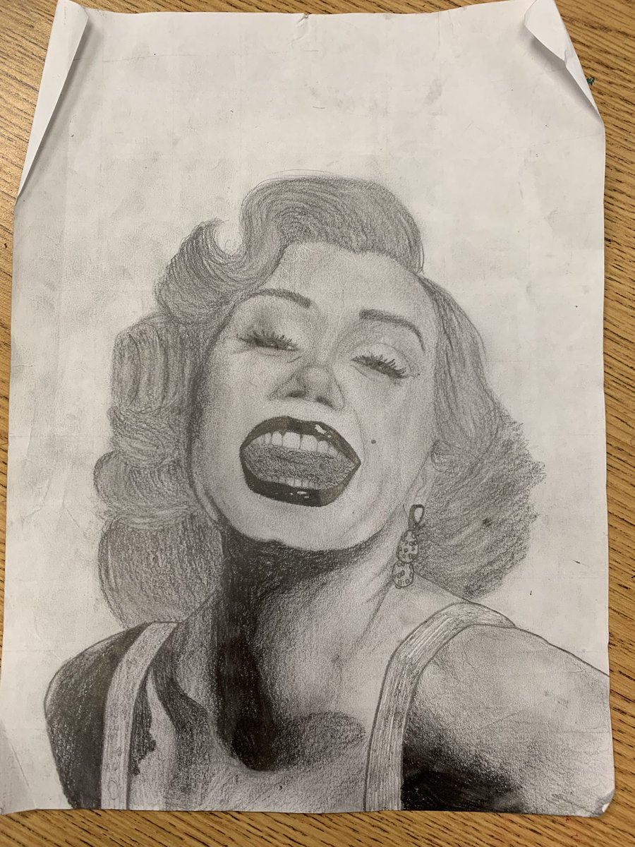 Amazed by our @LakeHighlandsJH drawing students talent!! Seeing students push themselves is the best part of my job!! Does anyone recognize this famous smile? @Artk12RISD @IamBranum @mrrustin @sherry_null @VinceVenditto #ArtMatters #risdbelieves