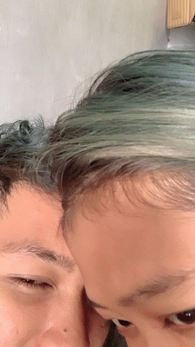 Makasih abang buat rasa bahagia yang luar biasa sekaligus rasa sakit yang sangat mendalam nya ☺️