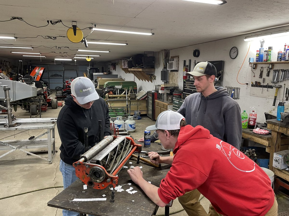 Tom (@tom_gould1) on Twitter photo Thanks to <a href="/briandabels/">Brian Abels</a> for showing some students how to grind reels. A great hands-on learning experience! Thanks to <a href="/briandabels/">Brian Abels</a> for showing some students how to grind reels. A great hands-on learning experience!