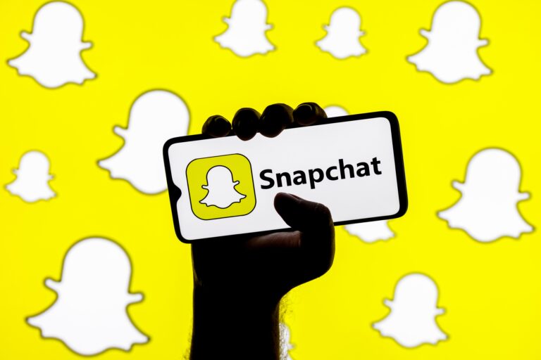 Swethabhuzz's tweet image. How to use Snapchat for your real estate business? Arguably, one of the best Snapchat features for real estate agents is Geo Filters. These are filters (similar

bhuzz.com/how-to-use-sna…