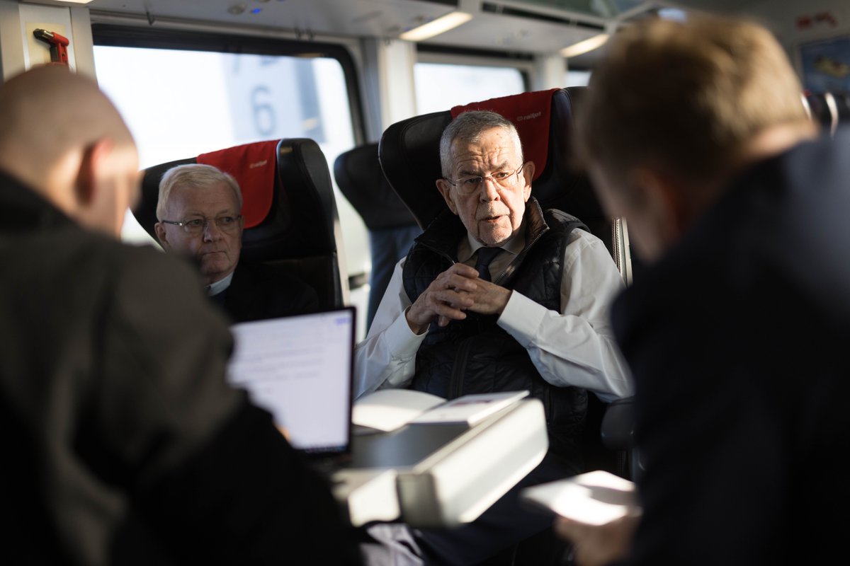 Alexander Van der Bellen tweet media