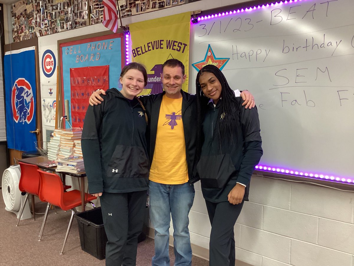 Mr_Huseth's tweet photo. Good luck to these ladies and all of ⁦@LadyTBirdBBall⁩ at state today!🏀🏆🥇 https://t.co/F3kkQYtayG