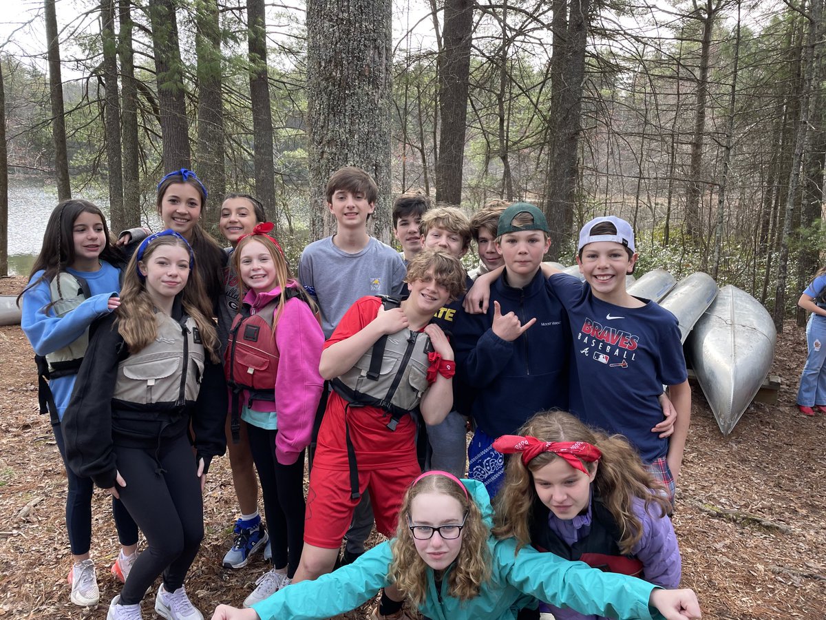 cte803's tweet photo. Teams red and blue are psyched to canoe! ⁦@TheMVSchool⁩ #mvmtos2023 https://t.co/8LFe6tCNxF