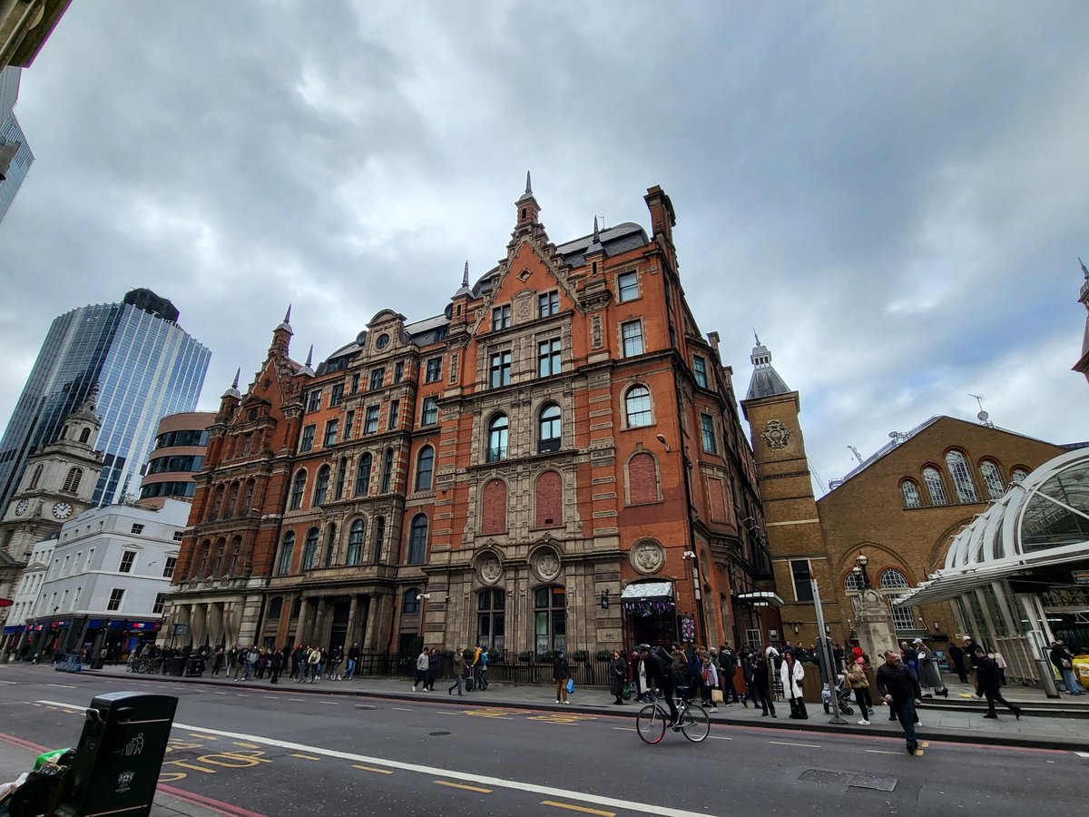 💥Casework Update💥
The Council for British Archaeology has joined the #SaveLiverpoolStreetStation campaign to oppose plans to build a 109m tall tower directly above the Grade II* listed former Great Eastern Hotel (now the Andaz London Liverpool Street Hotel).