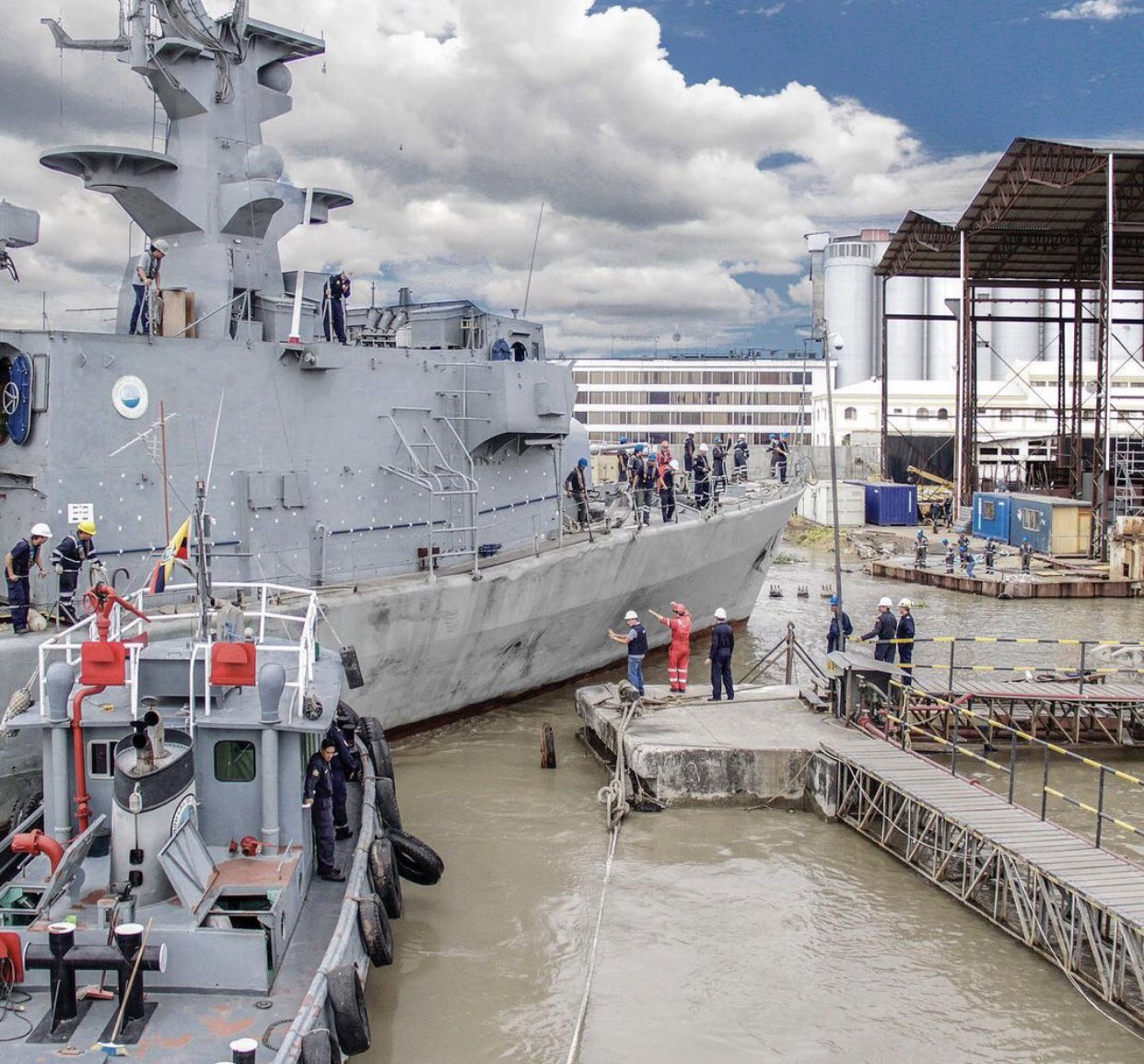 httpspbstwimgcommediaFqJWB4TXoAIDG13formatjpgnamelarge