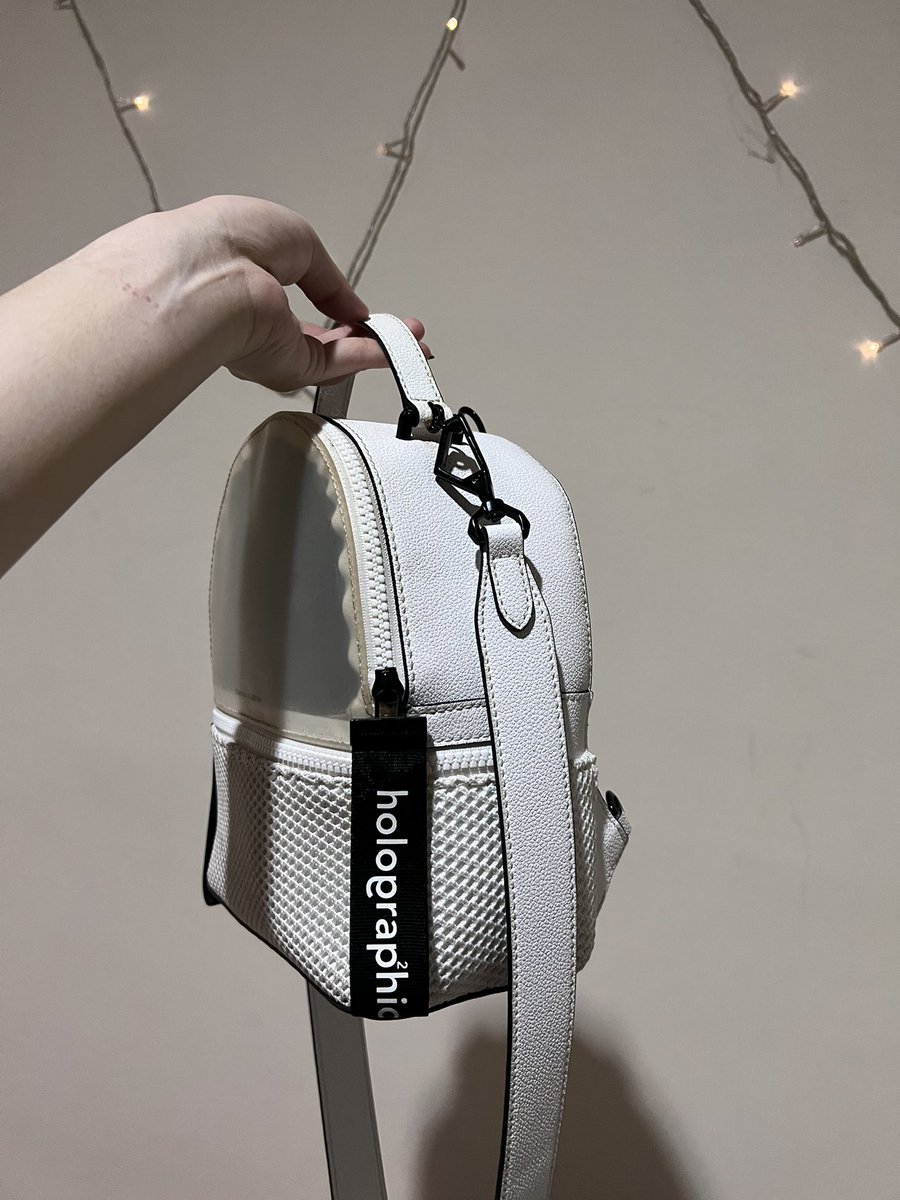 Cindereallyyy's tweet image. Fast Sale!

Charles&amp;amp;Keith Jelly Backpack 
ORIGINAL 100% ❤️

MONEY BACK GUARANTEE✨

Price : 5xx.xxx 

Kelengkapan : with tag original store ya

Minat DM!

#preloved #prelovedbag #prelovedcharlesandkeith #cnk #charlesandkeith #prelovedbranded #prelovedbrandedbag