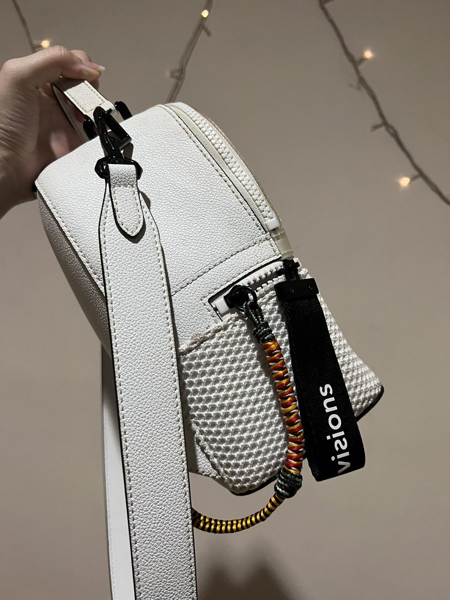 Cindereallyyy's tweet image. Fast Sale!

Charles&amp;amp;Keith Jelly Backpack 
ORIGINAL 100% ❤️

MONEY BACK GUARANTEE✨

Price : 5xx.xxx 

Kelengkapan : with tag original store ya

Minat DM!

#preloved #prelovedbag #prelovedcharlesandkeith #cnk #charlesandkeith #prelovedbranded #prelovedbrandedbag