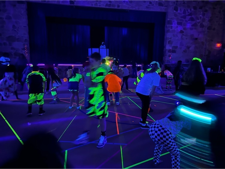 IsdSomerville's tweet photo. Great Things Are Happening At Somerville Elementary/Intermediate! 

Our amazing PTO put on a Light Up the Night Glow Dance! 

Students, parents, and staff had a great time shining on the dance floor! https://t.co/6MpBj2Klqt