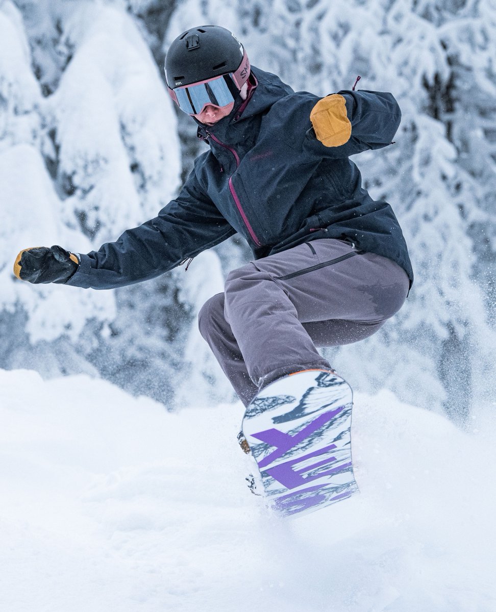 redresort tweet media