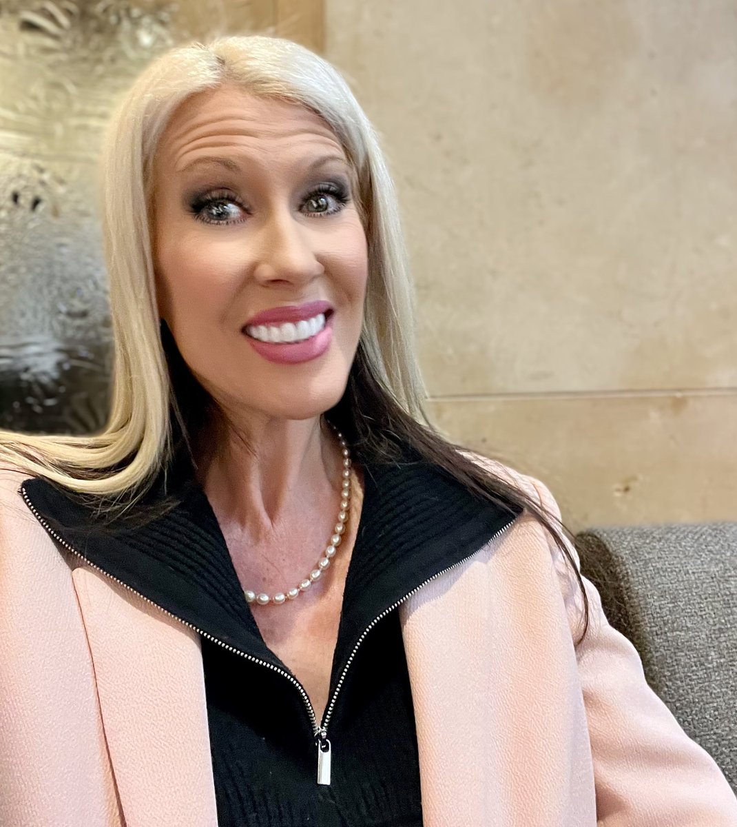 betsyamanning's tweet photo. โ๏ธ Wheels up! Headed to Nashville, TN to speak to 250 attendees on how to reduce stress, negativity & burnout!
#corporatewellnessprograms #leadershipdevelopment #keynotespeaker
#corporatewellness
#positivemondset #motivationalspeaker #recharged https://t.co/oK7j72dDRz