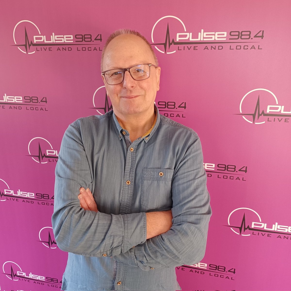 On air at 8pm tonight <a href="/Pulse984/">Pulse 98.4</a>
Hear <a href="/CHVRCHES/">CHVRCHES</a> <a href="/boxoftrashmusic/">Box Of Trash</a> <a href="/bfsrocks/">Bowling For Soup</a> @ashymusic72 <a href="/witheredhand/">Withered Hand</a> <a href="/StewartBryden1/">Stewart Bryden</a> <a href="/EllesBailey/">Elles Bailey</a> <a href="/candidcov/">CANDID</a> <a href="/HHawkOfficial/">Hamish Hawk</a> <a href="/TravisDurden/">Sulidae/Bobby</a> <a href="/Culann/">Culann</a> <a href="/KingOfBirdsHQ/">King Of Birds</a> 
📻 98.4 locally
📱 Tune In Radio
🔊 "Play Pulse 98.4"
🌐 pulseonair.com