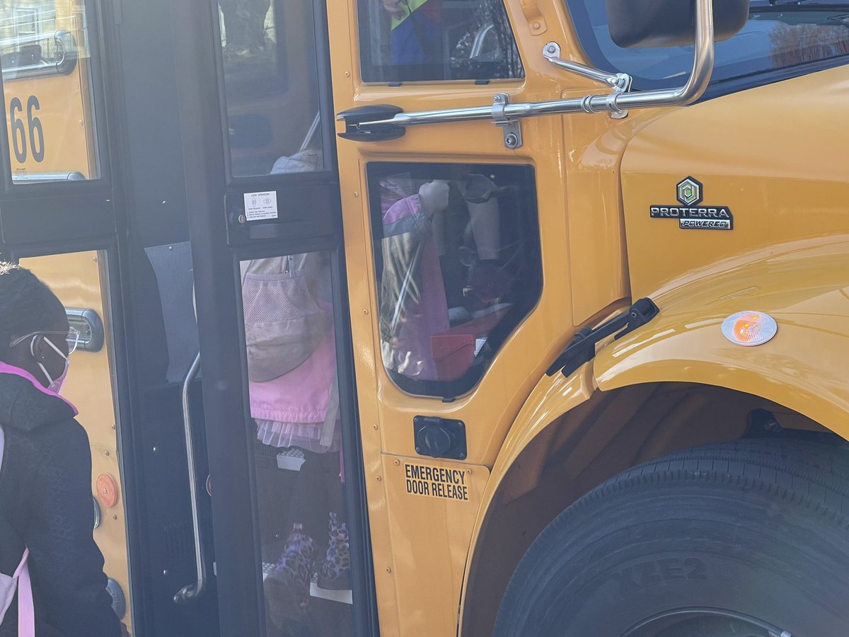 This is what made my morning… the 1st #electricschoolbus to roll down my street & pick my kids up. The neighbors came out to see it… to breathe the fresh air & watch as our kids experience clean energy. It’s not the future. It’s today. @MCPS @POTUS @Proterra_Inc