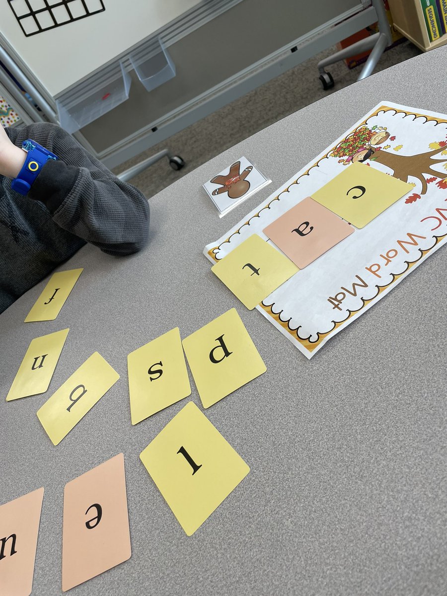 1989_Chelle's tweet photo. This kid amazes me everyday!!  He is blending and building cvc words!!  #happyteacher @edicello15 @ColgateES https://t.co/ocnSakxIwo