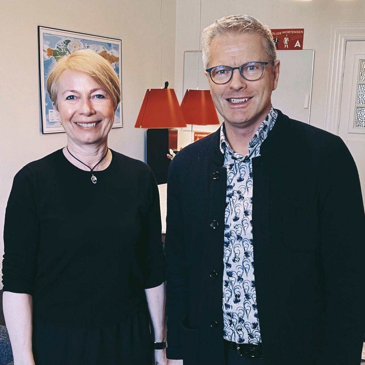SusanneKleist's tweet photo. Smidiggør kludetæppet af tilskudsordninger for tandbehandlinger, så visiterede borgere automatisk får godkendt behandlinger op til 10.000 kr. uden egenbetaling. Det var blot et af de forslag, jeg havde med til Flemming Møller Mortensen. Tak for mødet @Spolitik #sundpol #dkpol https://t.co/xTe4vvJV5L