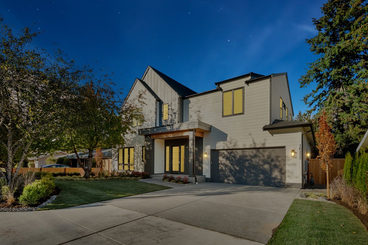 PhixerInc's tweet photo. Celebrating the first day of March with this INCREDIBLE home. Are you a winter or a spring person? (Correct answer is spring, obviously)

#realestate #realestatephotoediting #realestatevideoediting https://t.co/jZPHQOAq0y