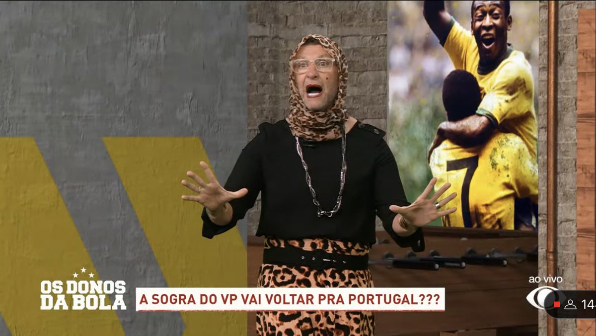 positiveprovoc's tweet photo. Simplesmente craque neto vestido de sogra do vitor pereira kkkkkkkkkkkkkkkkkkkkkkkkkkkkkkkk https://t.co/r8yqmp3eWE