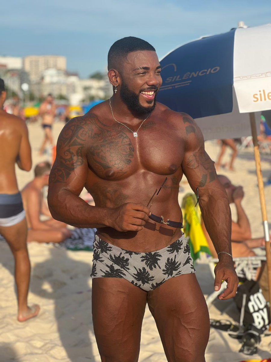 FqJYWXYXsAA7IfY?format=jpg&name=medium