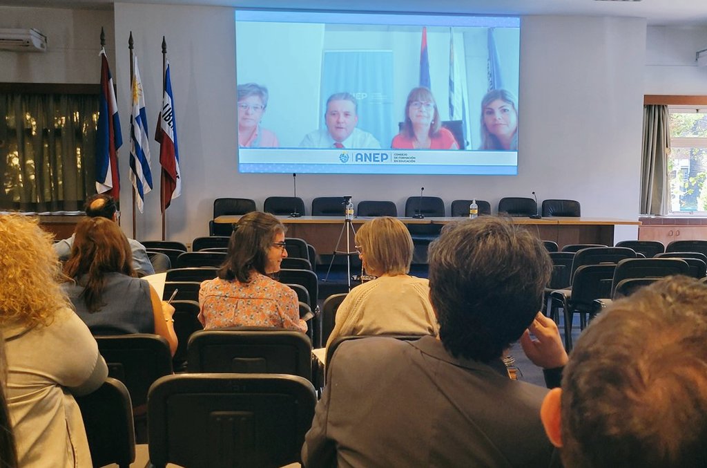 Curso para docentes del Plan 2023 de la Formación de Grado de los Educadores  cfe.edu.uy/index.php/inst…

#CulturaCFE #EnClaveANEP